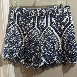 Mink Pink embroidered shorts, in great condition. Also includes pockets!
